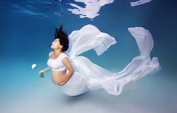 孕婦水下寫真照(五) 孕婦水下寫真照(五)