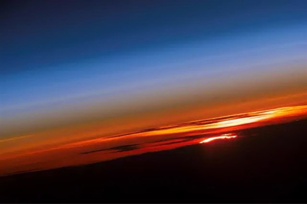 太空看日出日落(十一) 太空看日出日落(十一)