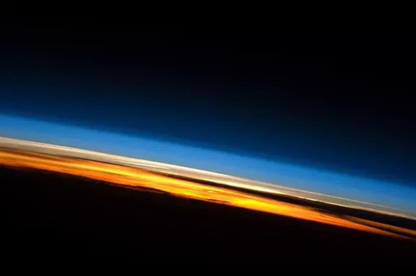 太空看日出日落(六) 太空看日出日落(六)